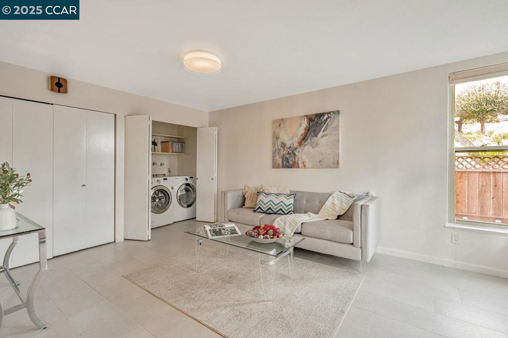 ASCOT HIGHLANDS - Residential