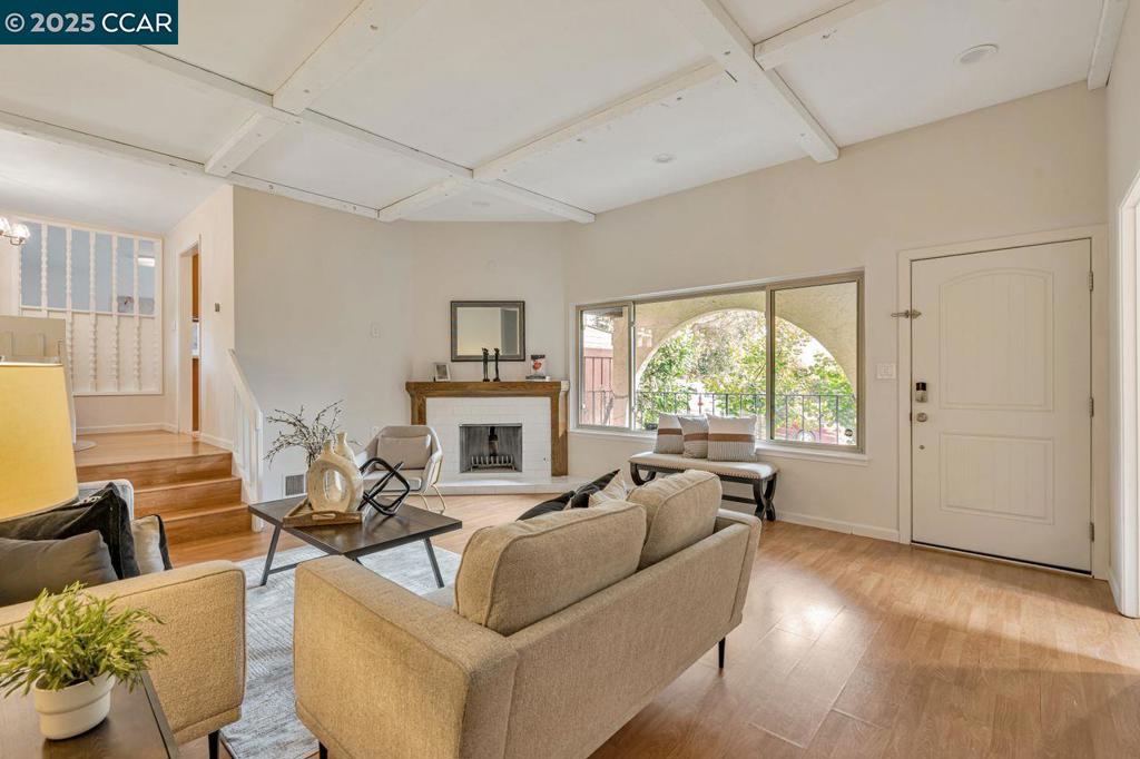 ASCOT HIGHLANDS - Residential