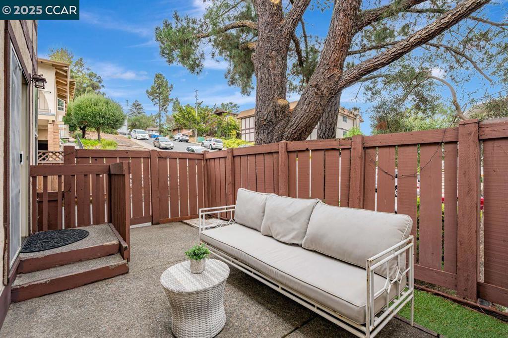 ASCOT HIGHLANDS - Residential