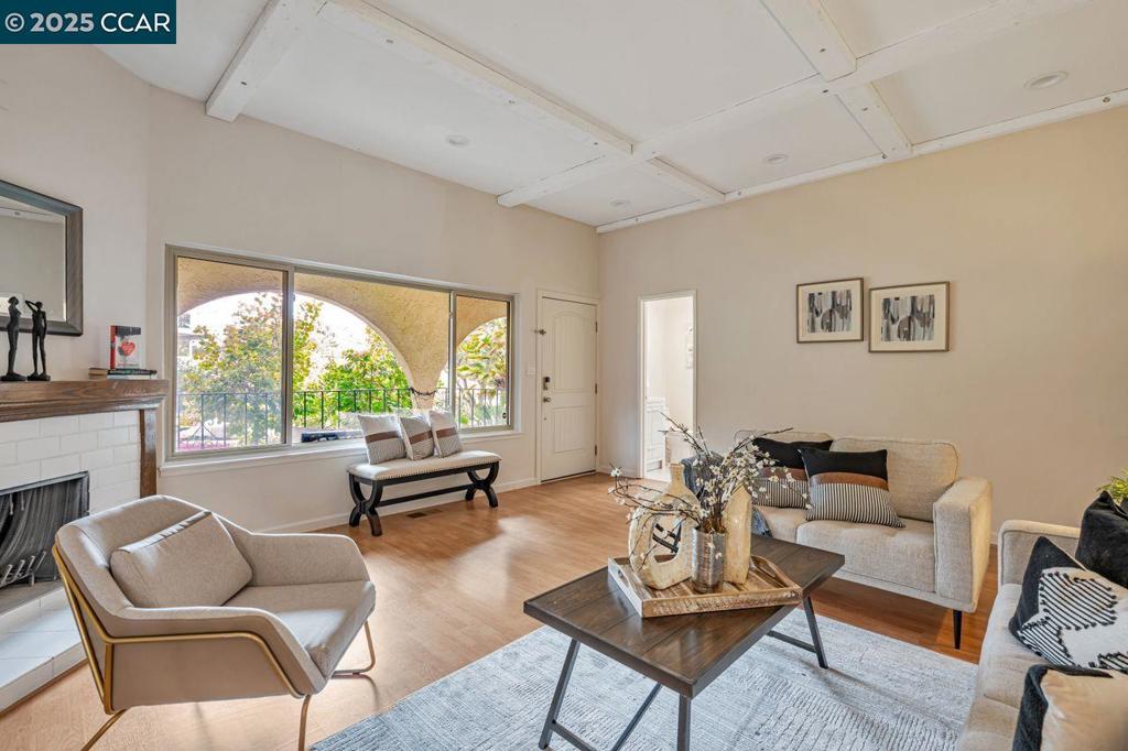 ASCOT HIGHLANDS - Residential
