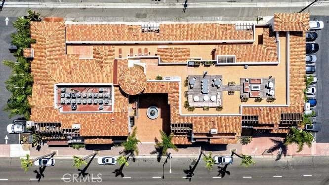 1520 N El Camino Real