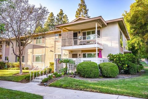 Photo of 214 Avenida Majorca #P, Laguna Woods, CA 92637 (MLS # OC25232793)