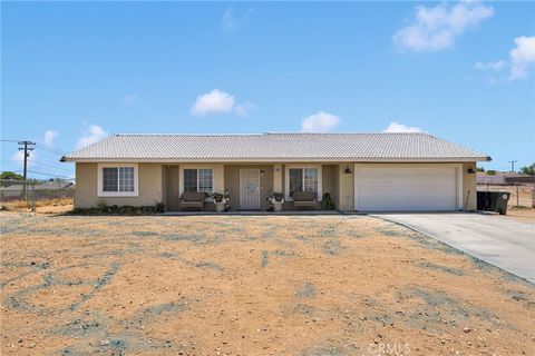 Photo of 16081 Sitting Bull ST, Victorville, CA 92395 (MLS # CV26099884)