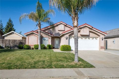 Photo of 423 N Morningside Dr, Dinuba, CA 93618 (MLS # FR26051359)