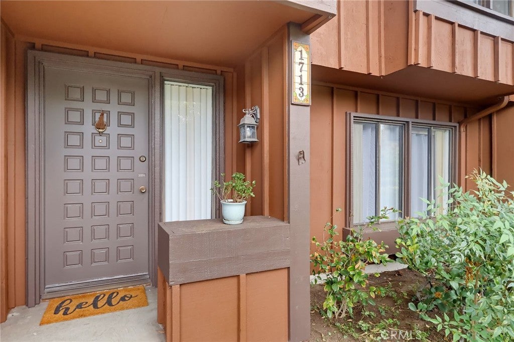 1713 Westmont
