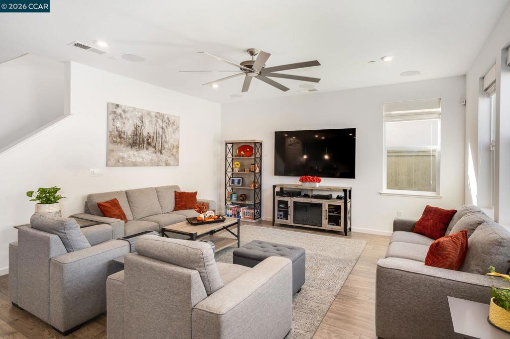 2249 Scott Ct