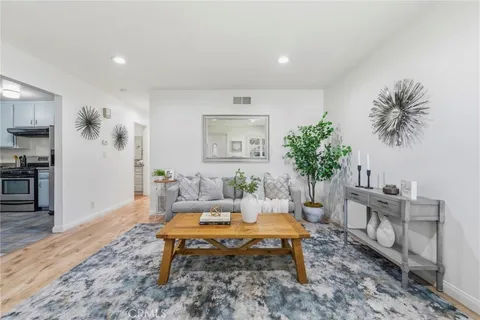 11736 215th Street, Lakewood, CA 90715 - MLS#: SB25233737