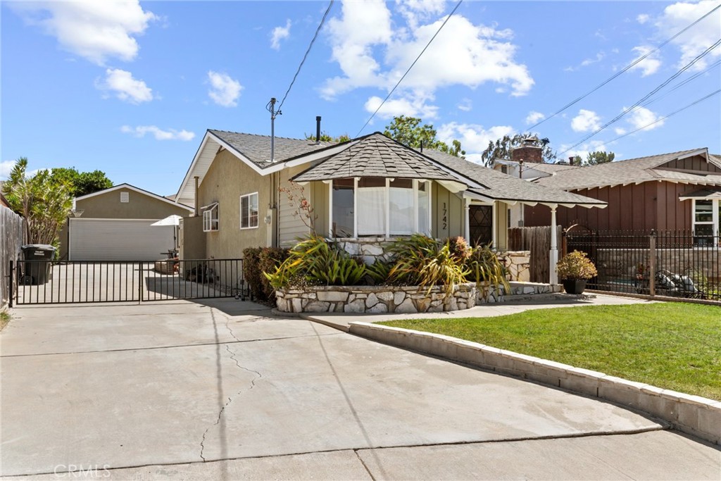 1742 253rd Street