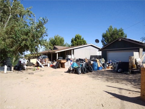 Photo of 458 E Balboa AVE, Mojave, CA 93501 (MLS # DW26184250)
