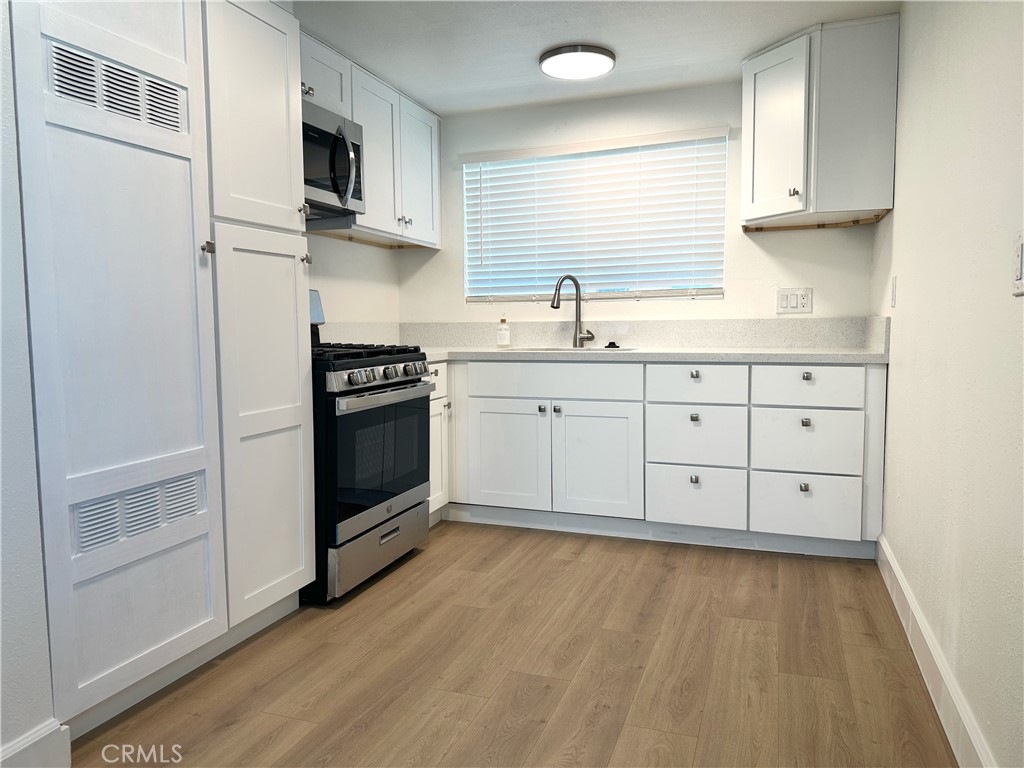 Welcome to 717 W. Provential Dr #D – a beautifully updated 2-bedroom, 1-bath upper-level unit offering style, comfort, and unbeatable location. This move-in-ready home features brand-new flooring, fresh paint, and a sparkling updated bathroom. The fully renovated kitchen boasts modern finishes a new gas stove, microwave and garbage disposal all perfect for both daily living and entertaining.
Enjoy abundant natural light through updated windows and year-round comfort with a brand-new dual AC/heater unit. On the cooler evenings, warm up with a brand new gas fireplace. The community laundry room downstairs from the unit adds everyday convenience. *The unit is up one flight of stairs*
Situated just off Harbor Blvd, this home is minutes from parks, schools, shopping, and dining. Best of all, you're just a short drive from Disneyland and all the excitement Anaheim has to offer!
Don’t miss this opportunity—schedule your showing today and make this bright, refreshed home yours!