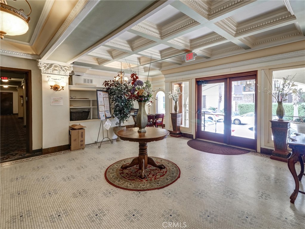 1030 East Ocean Boulevard 403