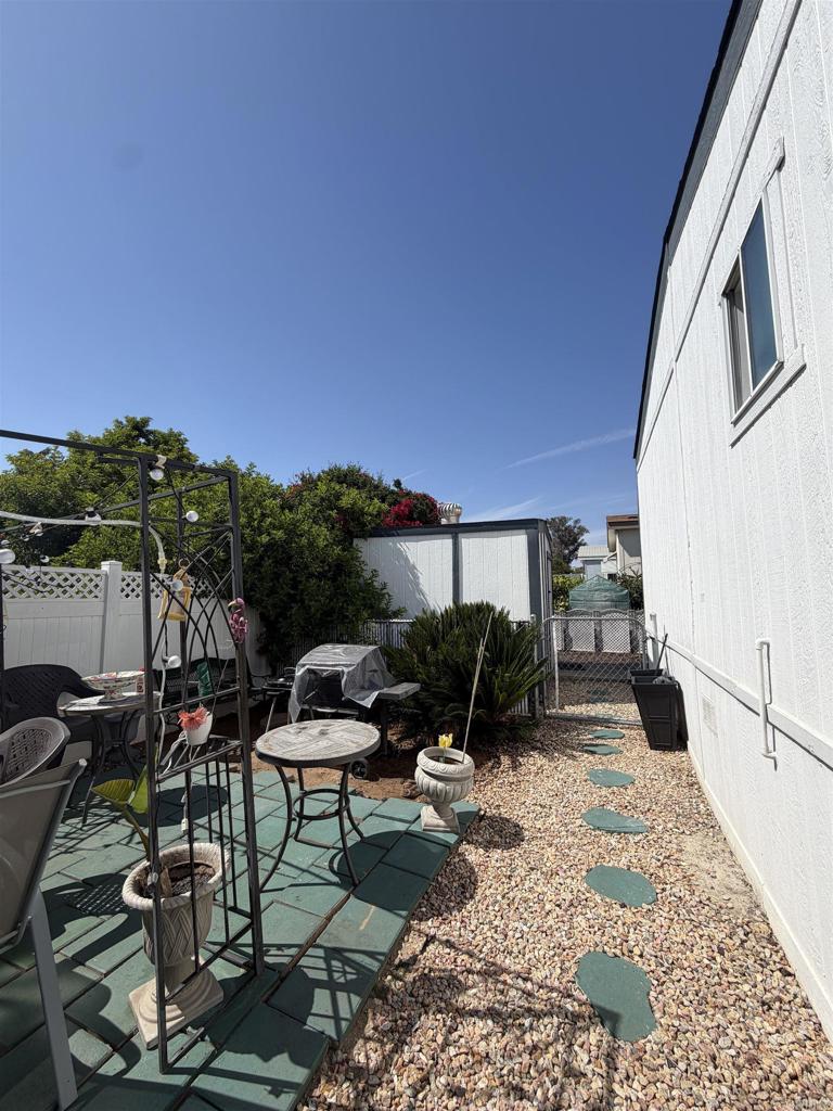 260 E Bradley Ave 34