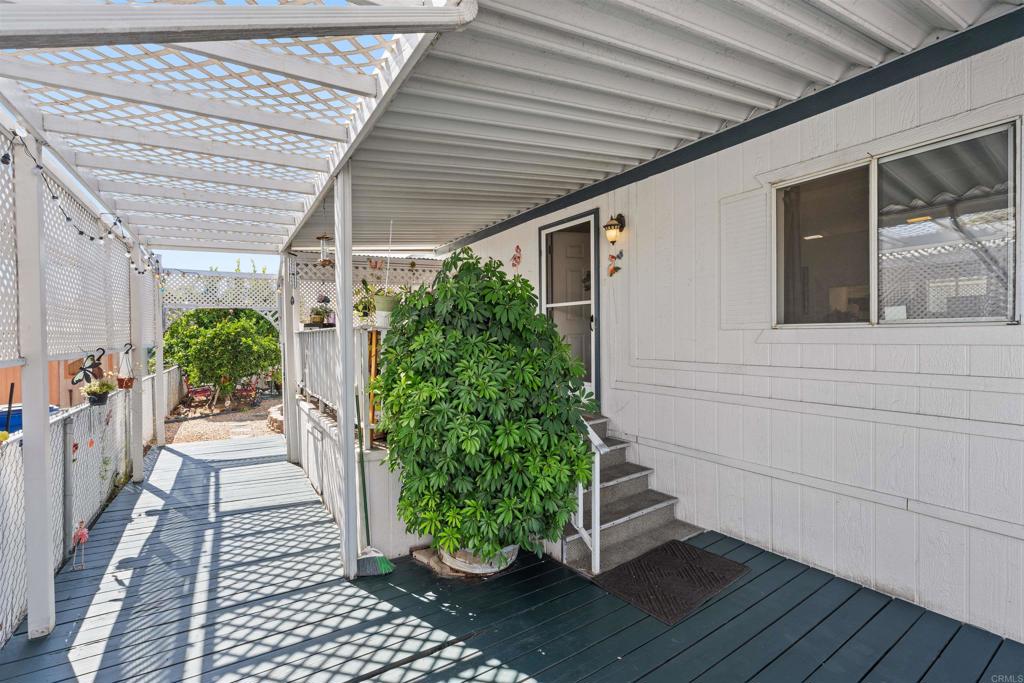 260 E Bradley Ave 34