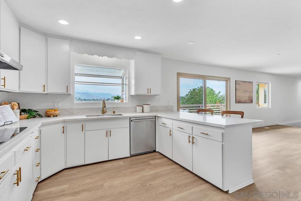 2876 Pioneer Way