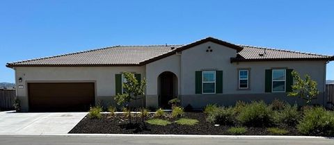 Photo of 208 Luna Way, Hollister, CA 95023 (MLS # ML82026194) Photo of 208 Luna Way, Hollister, CA 95023 (MLS # ML82026194)