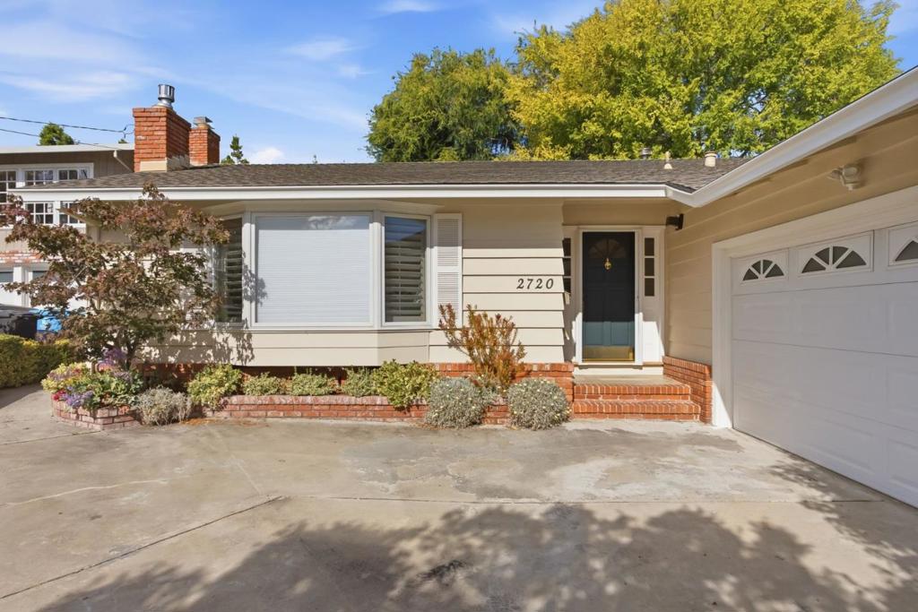 2720 Debbie Court