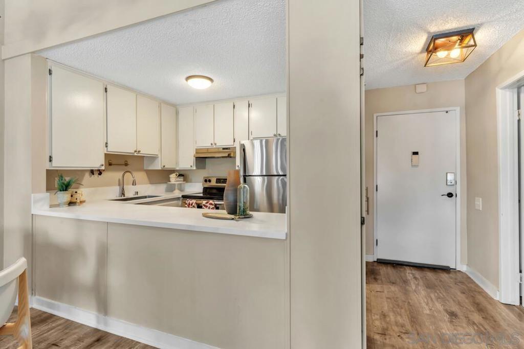 1885 Diamond Street 320