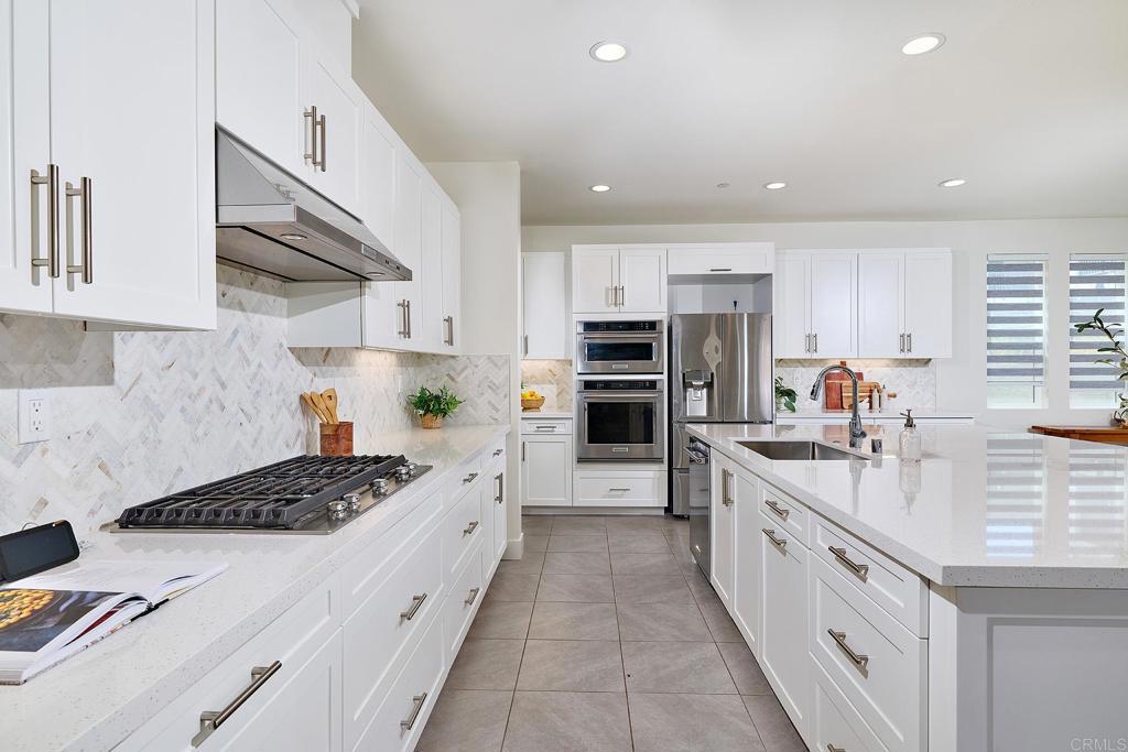 2415 Calle Grandon