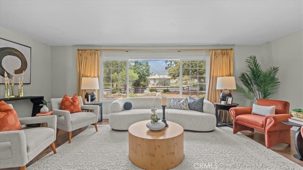 938 E Pomello Drive