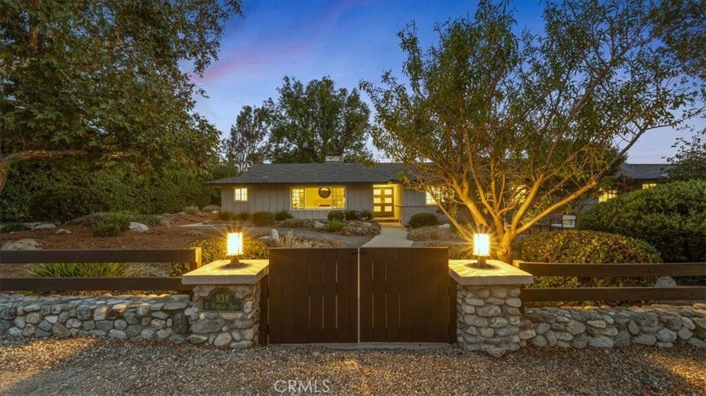 938 E Pomello Drive