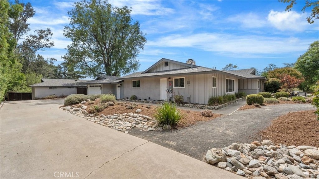 938 E Pomello Drive