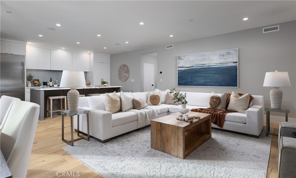 502 W Balboa Boulevard