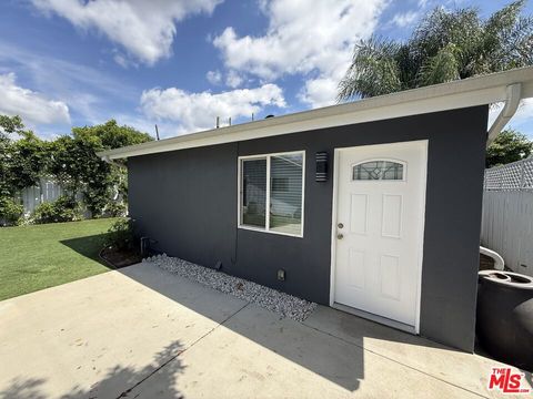 Photo of 7512 Jamieson Avenue #7510, Reseda, CA 91335 (MLS # 26659381)