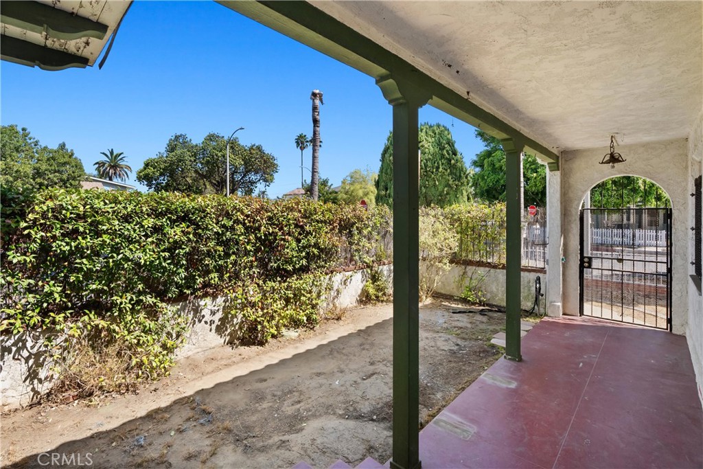 795 Gladys Avenue