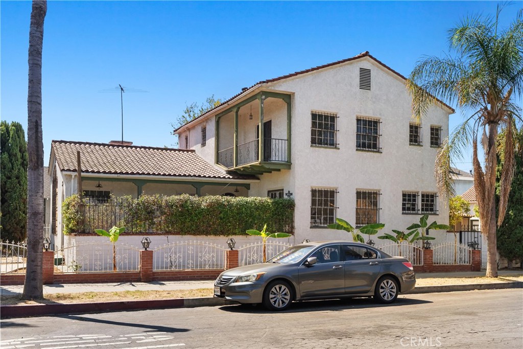 795 Gladys Avenue