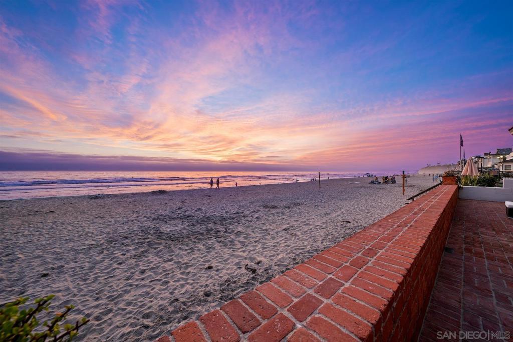 Del Mar - Residential