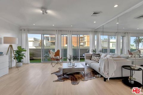 Photo of 101 California Avenue #303, Santa Monica, CA 90403 (MLS # 25623115)