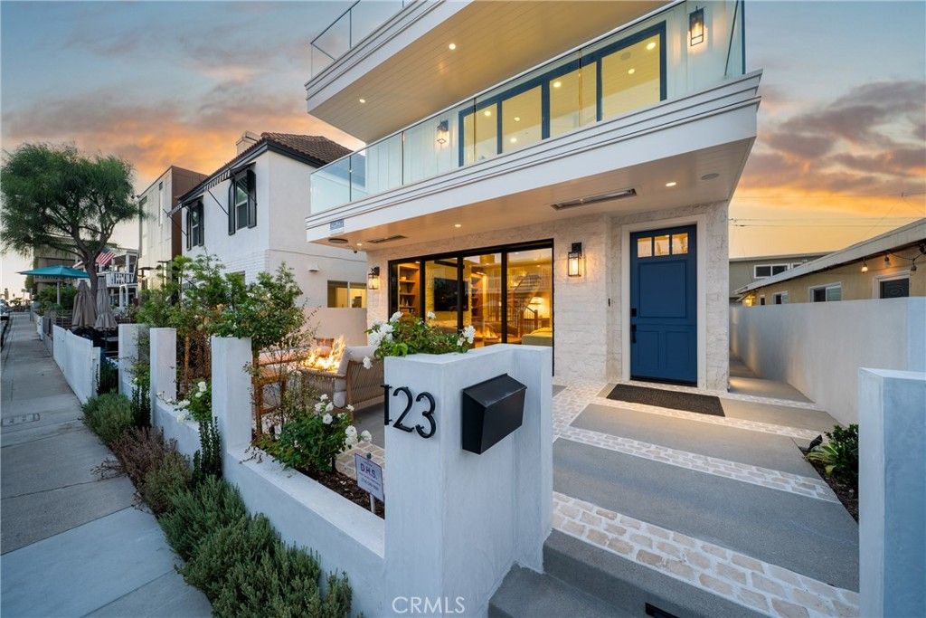 Photo of 123 44th Street, Newport Beach, CA 92663 (MLS # NP26099968)