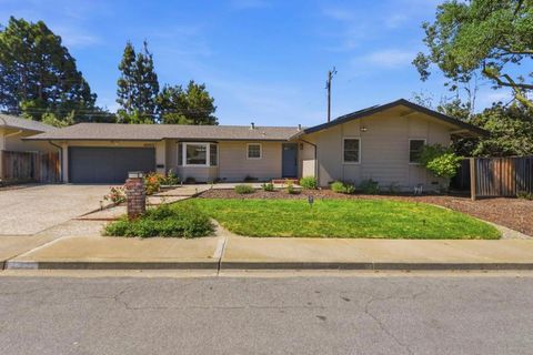 Photo of 40923 Durillo Drive, Fremont, CA 94539 (MLS # ML82042337)