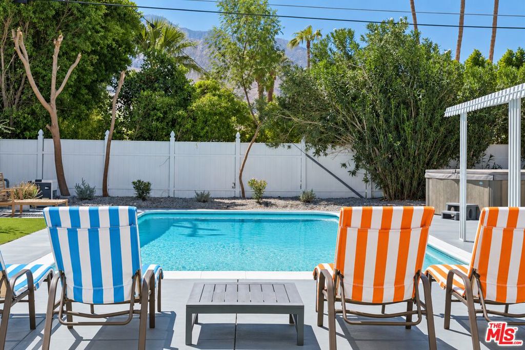 Properties 1 547 N Farrell Drive
