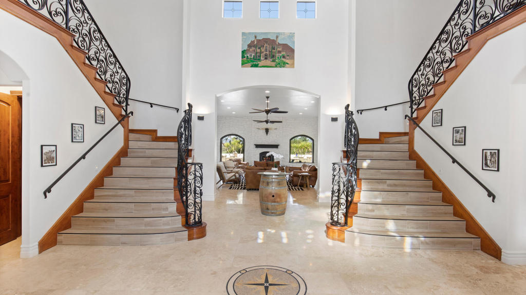 33120 Vino Way