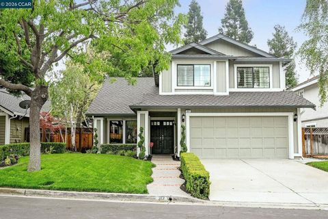 Photo of 317 Fontaine Dr DR, Danville, CA 94506 (MLS # 41136611)