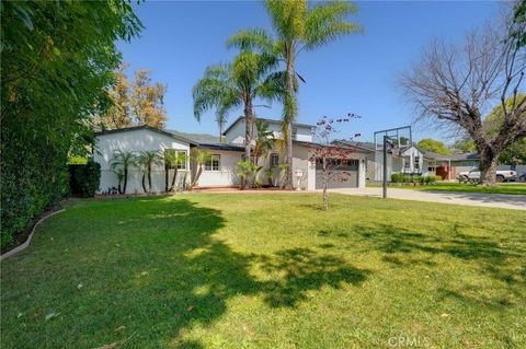 Photo of 455 W Bennett Avenue, Glendora, CA 91741 (MLS # CV26076971)
