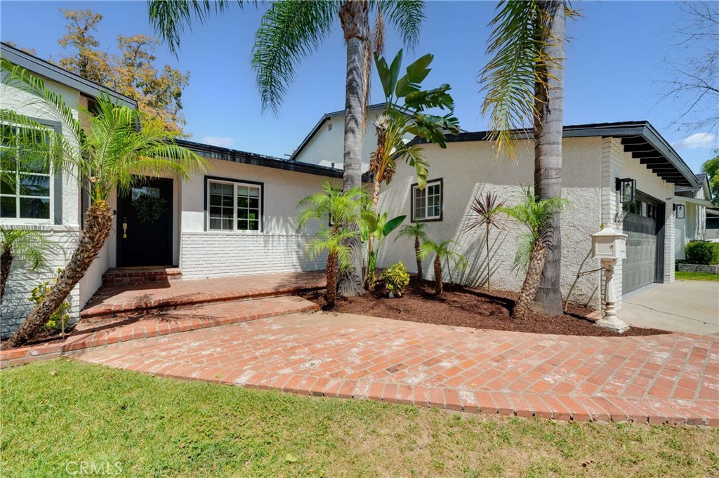 455 W Bennett Avenue