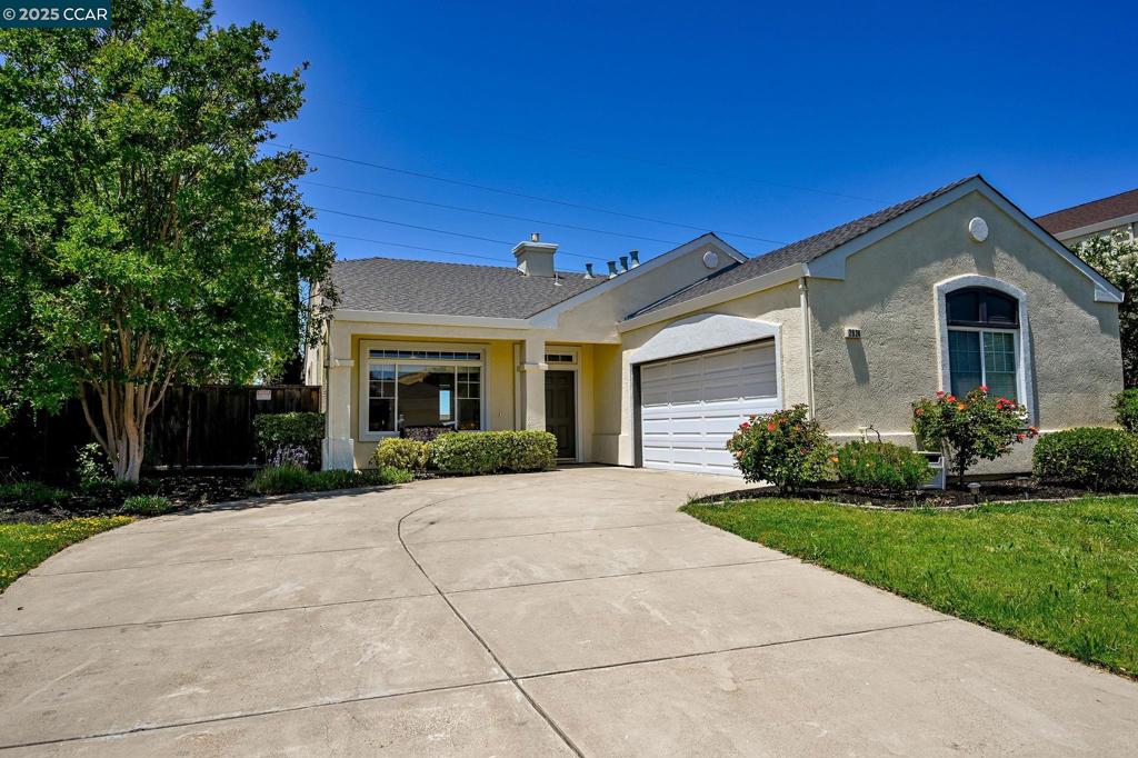 Great commute location in the secluded Saddleback Neighborhood off of North Livermore - No HOA. This Single-Story home features 3 bedrooms, 2 full bathrooms, Open Great Room and Dining Area, and Open Kitchen with Gas Cooktop, Microwave, Dishwasher, and more. Set on an expansive 8,468 square foot lot with no rear neighbors, the property also features Central AC/Heating, Ceiling Fans, Dual Pane Windows, Window Coverings, Hardwood Floors Throughout, Indoor Laundry Room and attached Garage. Open Views of Livermore Hills and Open Space.