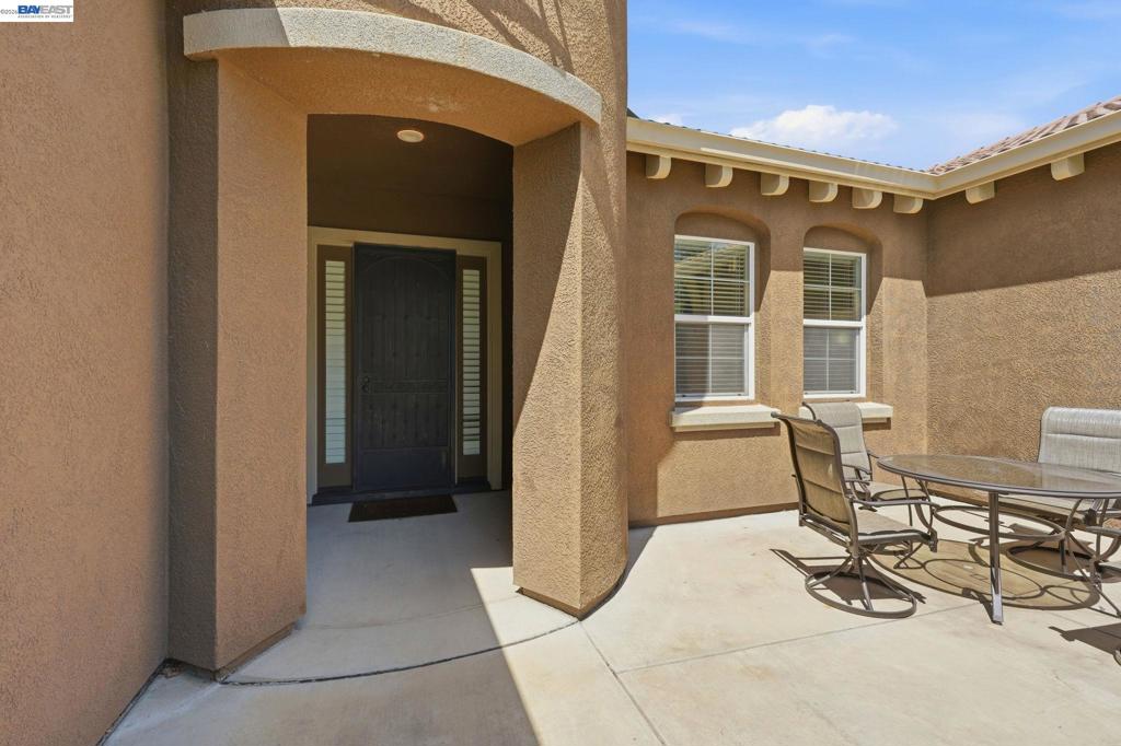 2359 Happy Valley Ln