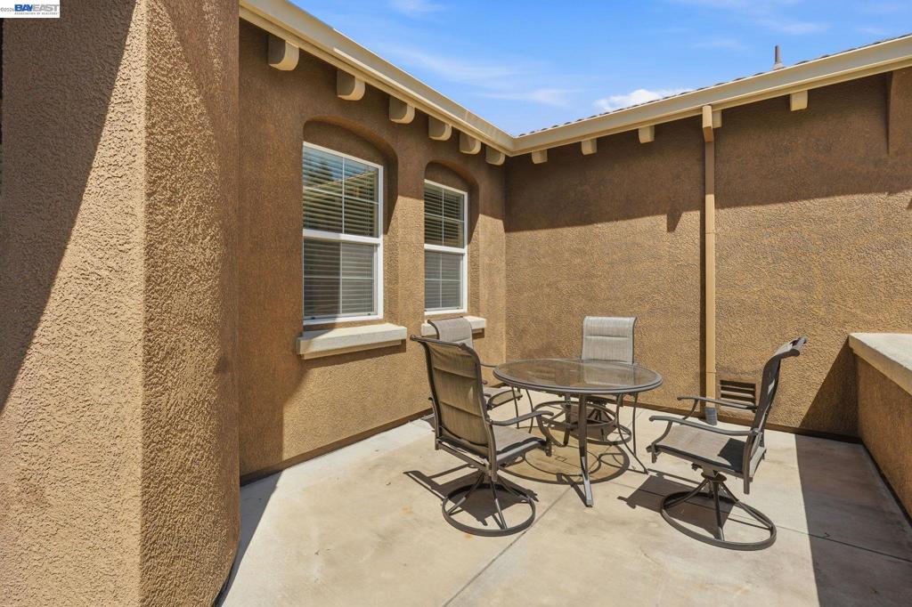 2359 Happy Valley Ln