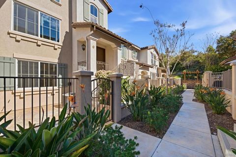 Photo of 16953 New Rochelle Way Way #62, San Diego, CA 92127 (MLS # 260003305SD)