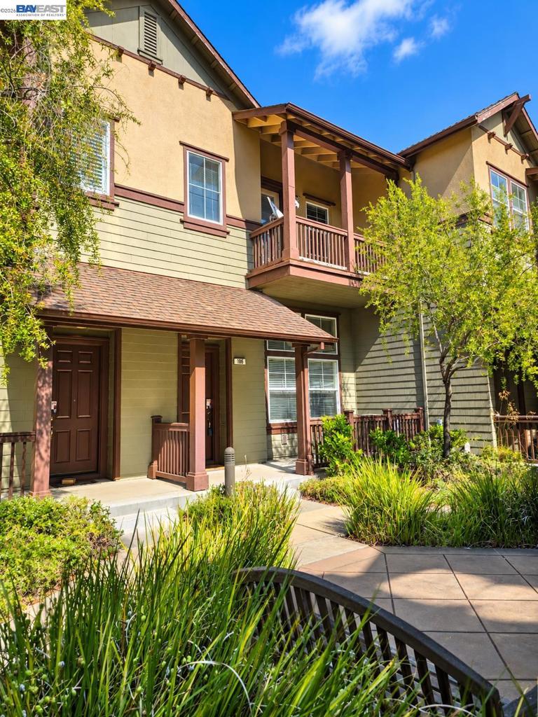 108 Serra Way Way