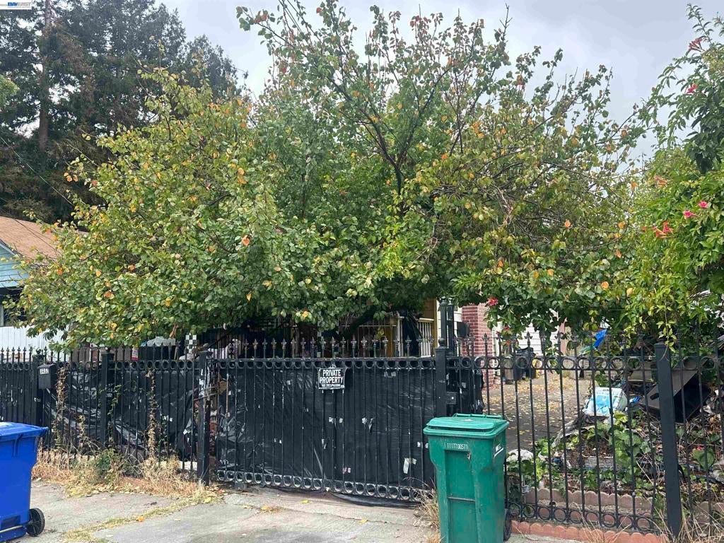 3432 Paxton Ave
