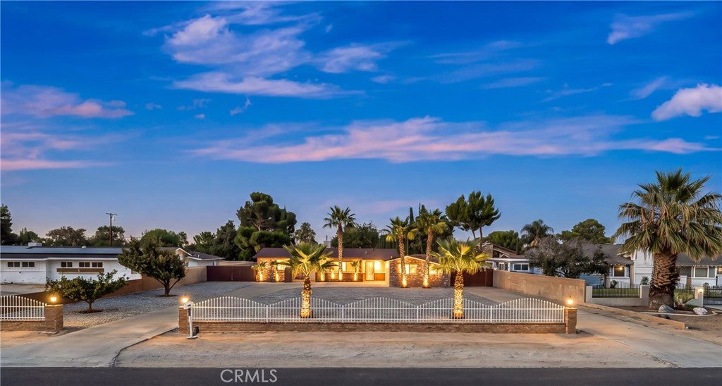 Photo of 2561 W Avenue K, Lancaster, CA 93536 (MLS # SR26215510)