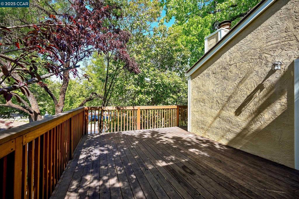VICTORIA CROSSNG - Residential