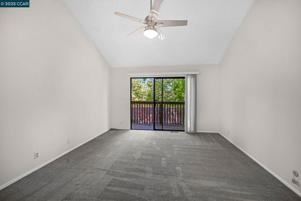 VICTORIA CROSSNG - Residential