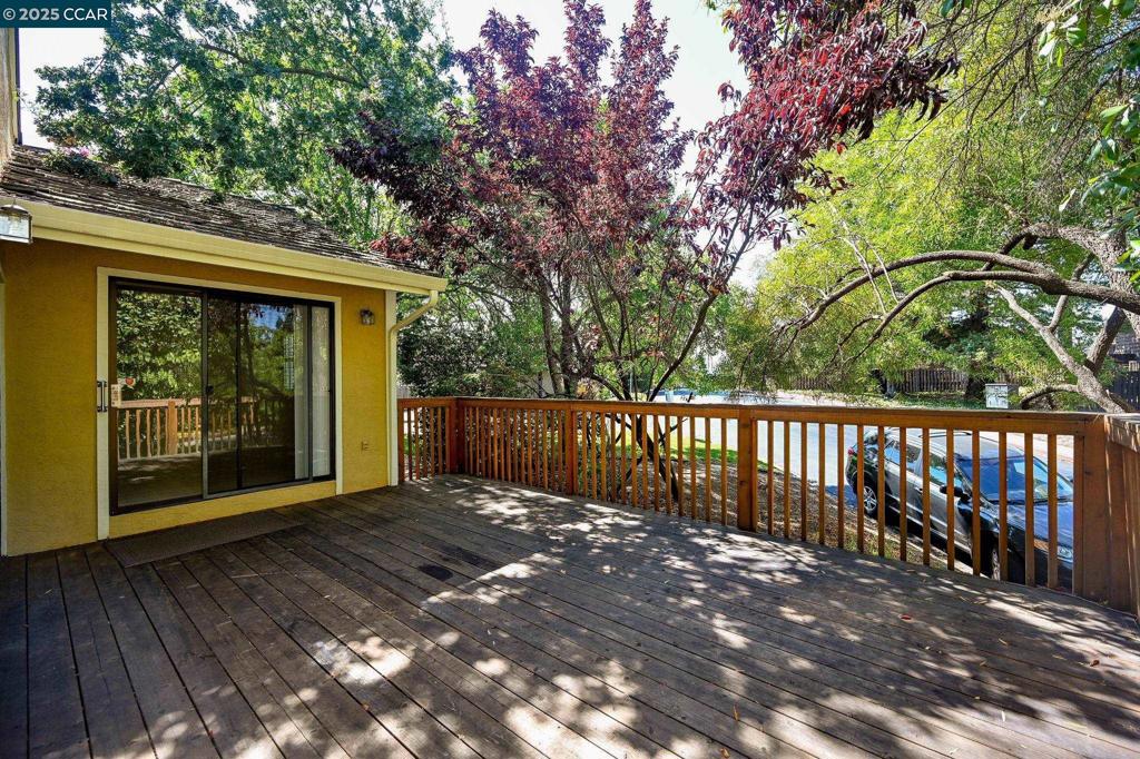 VICTORIA CROSSNG - Residential