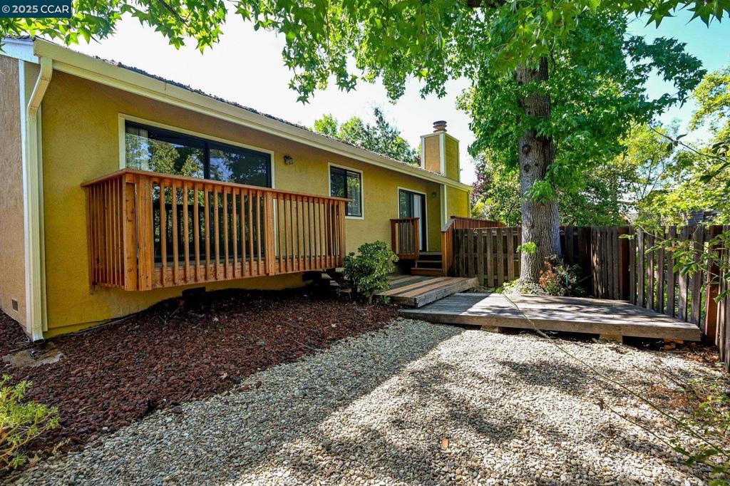 VICTORIA CROSSNG - Residential