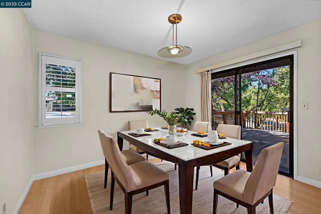 VICTORIA CROSSNG - Residential